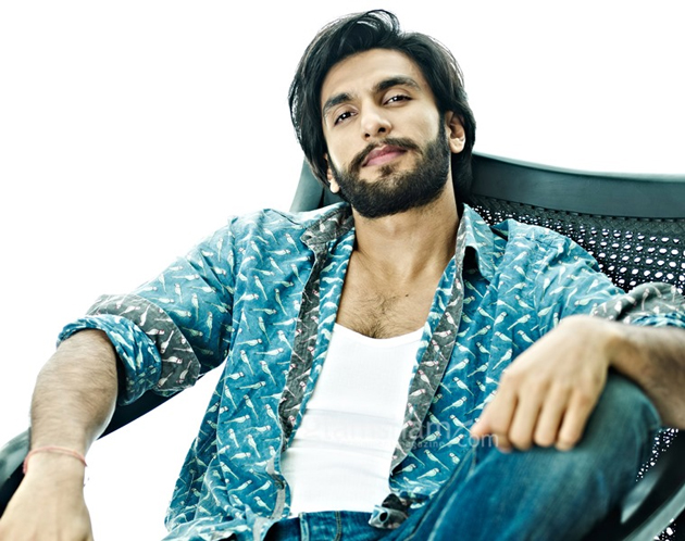 అతడ్ని ఇద్ద‌ర‌మ్మాయిలు మోసం చేశారట‌