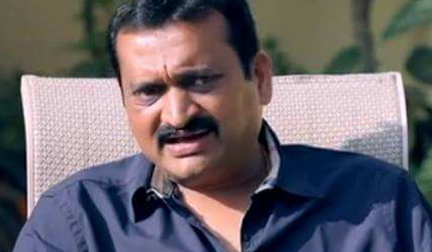 పవన్ ఆ నిర్మాతను ఒరేయ్ అంటాడట