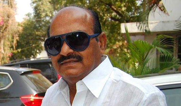 కులాల కుళ్లు మాటలేంది జేసీ? కులాల కుళ్లు మాటలేంది జేసీ?