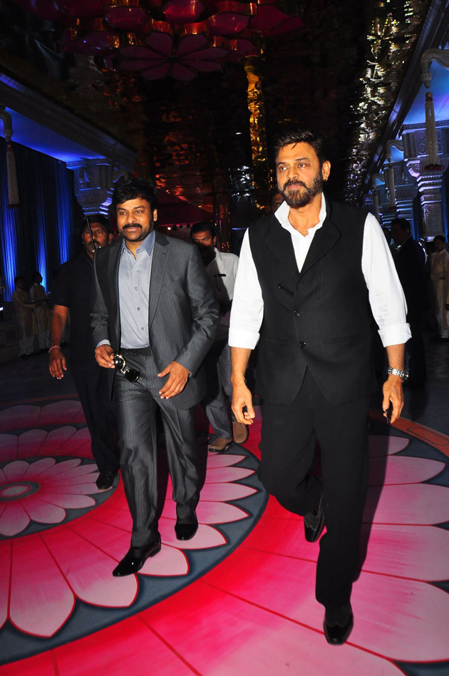 ఫొటోస్: సెలెబ్స్@TSR మనవడు కేశవ్ వెడ్డింగ్