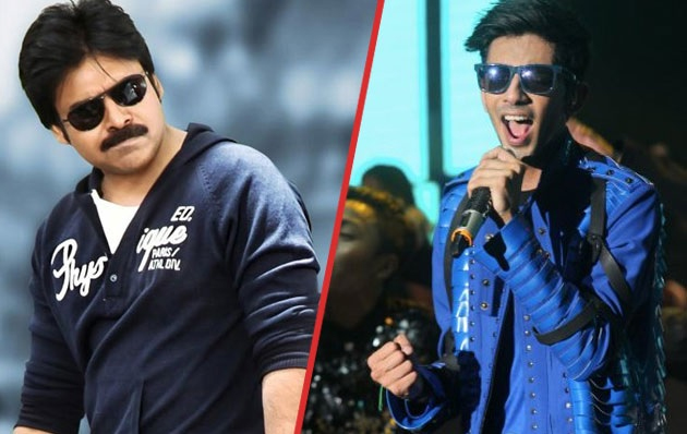 పవన్ కోసం అప్పుడే మూడు రెడీ