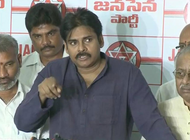 Pawan Kalyan to join Chenetha Satyagraham Pawan Kalyan to join Chenetha Satyagraham