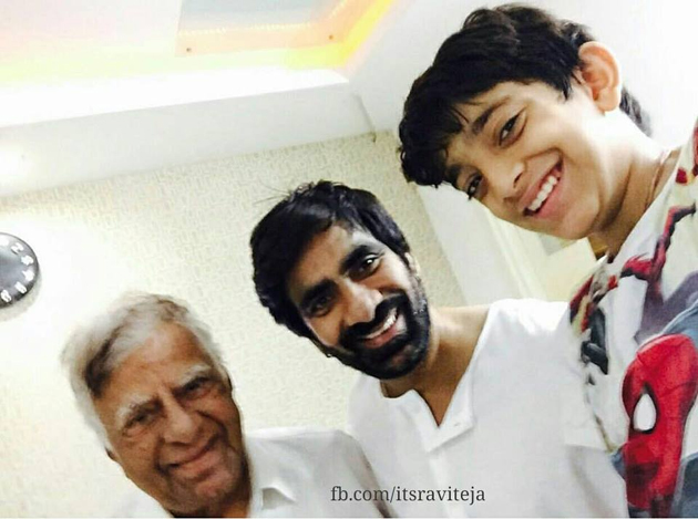 ముందు వెనుక తరాలతో మాస్ మహరాజ్