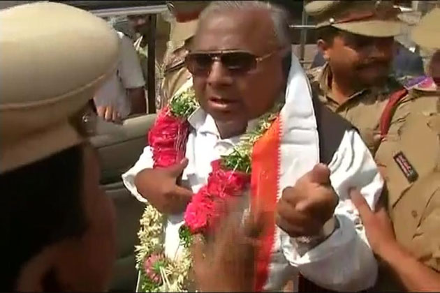 బాబు నిర్ణ‌యాన్ని నిర‌సిస్తూ ఆందోళ‌న‌