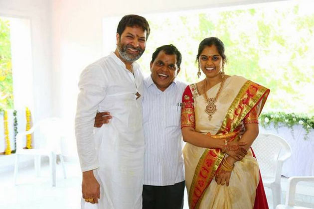 ఫొటోస్ : త్రివిక్రమ్ గృహ ప్రవేశం