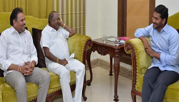 వైసీపీలోకి బొబ్బిలి మాజీ ఎమ్మెల్యే