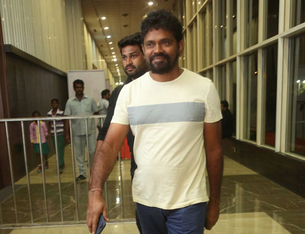 బాహుబలి-హ్యాపీ డేస్.. నా వల్ల కాదు