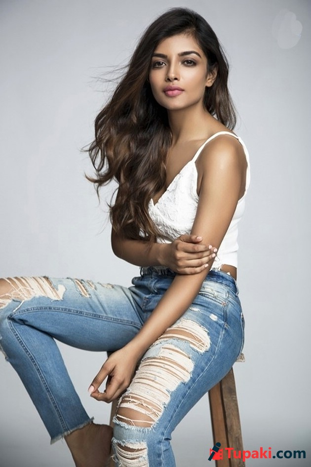 ఫొటోస్: ఆష్నా ఝవేరి ఫోటో షూట్