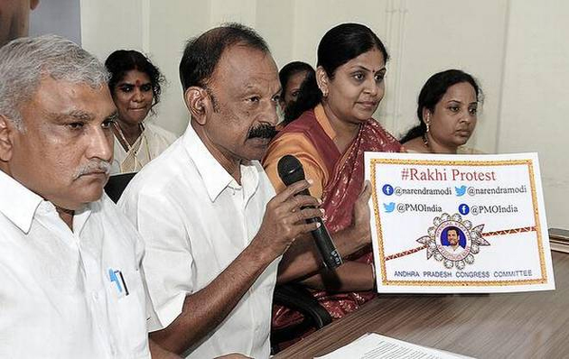 కార్డులకే దిక్కులేదు.. సోషల్ పోరాటమా?