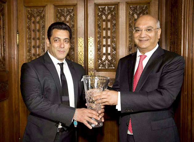Top Khan wins Global Diversity Award