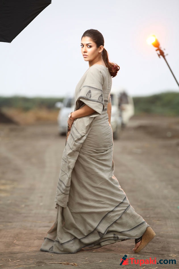 [Image: Nayanthara%20in%20Karthavyam%20Movie%20Photos_21.jpg]