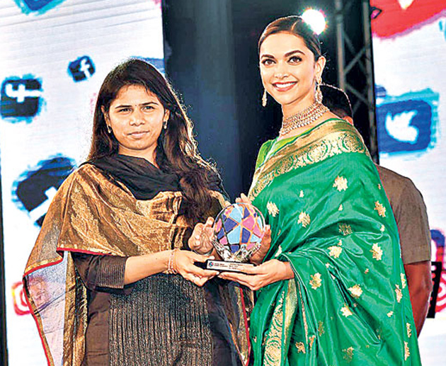 Akhila Priya makes a promise to Deepika Akhila Priya makes a promise to Deepika