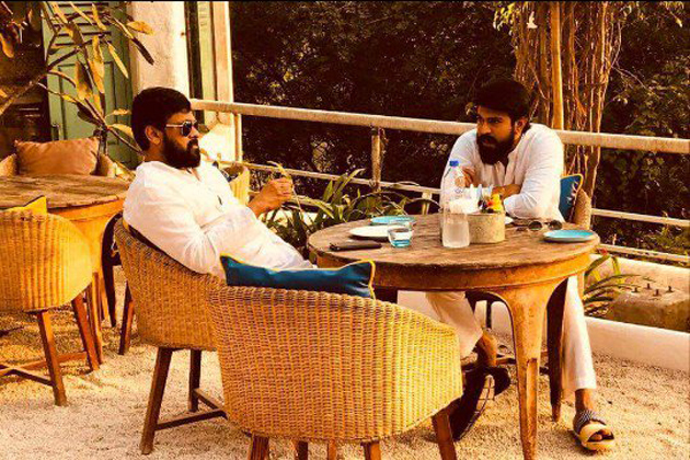Pic Of The Day: Chiru & Charan - Same Pinch!