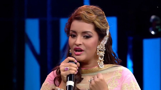 ఎన్టీఆర్ ను పొగుడుతూ.. బాలయ్యకు పంచ్