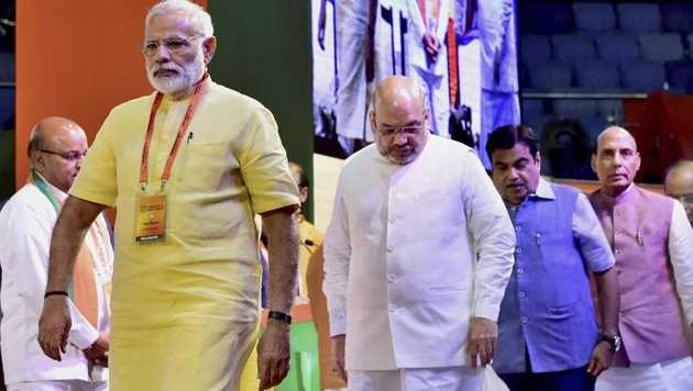 గుజ‌రాత్ పోల్ రిపోర్ట్స్‌.. మోడీకి బ్యాడ్‌ న్యూస్‌!