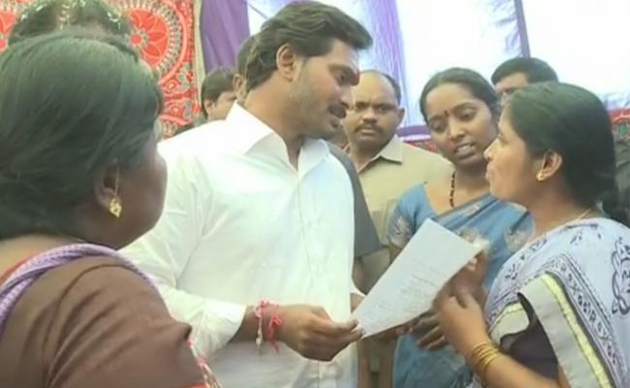 కేసీఆర్ బాట‌లో న‌డుస్తున్న జ‌గ‌న్‌!