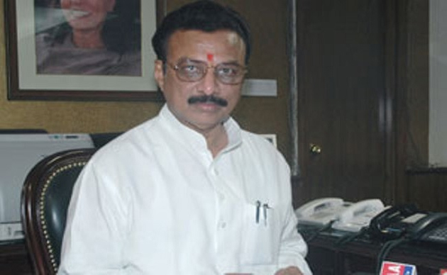 జ‌గ‌న్ చెంత‌కు వైఎస్ స‌న్నిహితుడు