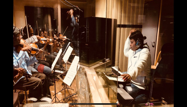 ట్వీట్ కలిపావ్ తమనూ.. ట్రాక్స్ కూడానా?