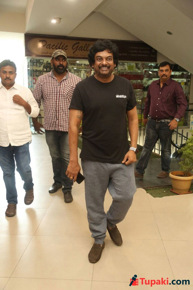 మహేష్ కోసం భలే కథ చెప్పాడే