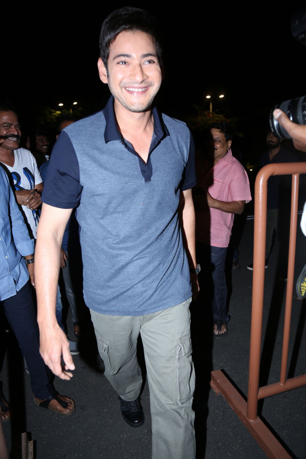 Mahesh Takes Trendy Route!