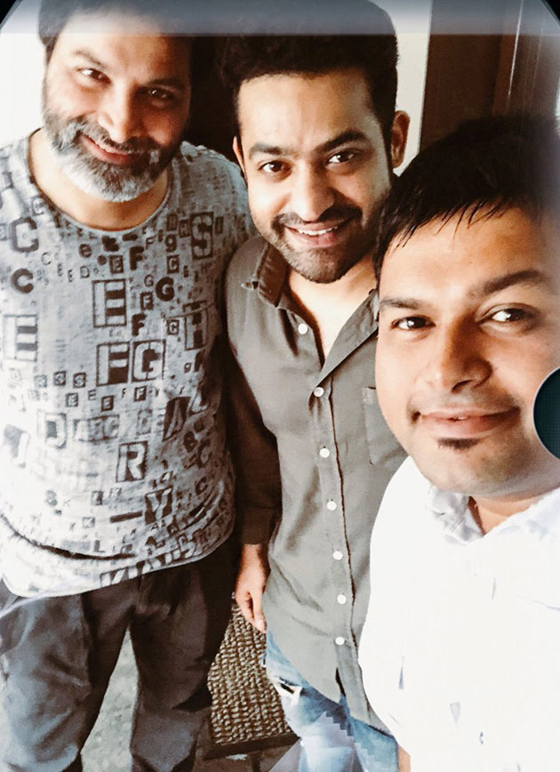 త్రిమూర్తుల సెల్ఫీ అదిరిందిగా