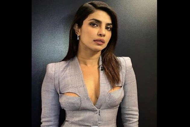 Windows Dress Attracted Wonderful Comments