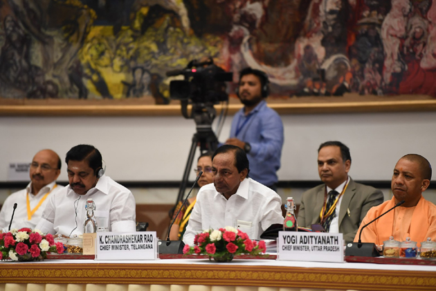 CBN With Non-BJP CMs - KCR With NDA CMs!