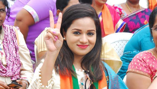 Actress In Race For Mahabubabad LS Seat Actress In Race For Mahabubabad LS Seat