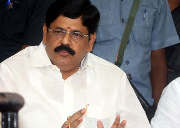 Ex-Ministers 10 Minute Talk With Jagan Ex-Ministers 10 Minute Talk With Jagan