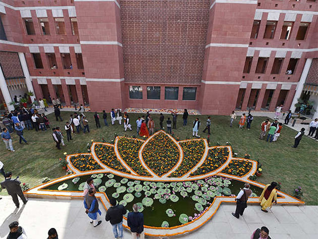 బీజేపీని వెంటాడుతున్న వాస్తు భయం!