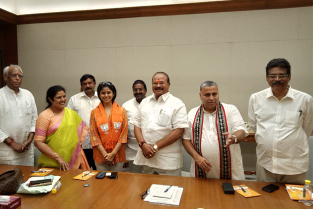 Sanchaita Gajapathi Raju Joins BJP Sanchaita Gajapathi Raju Joins BJP