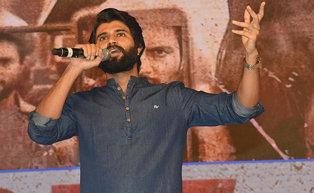 మాట తప్పుతానేమో అంటున్న దేవరకొండ