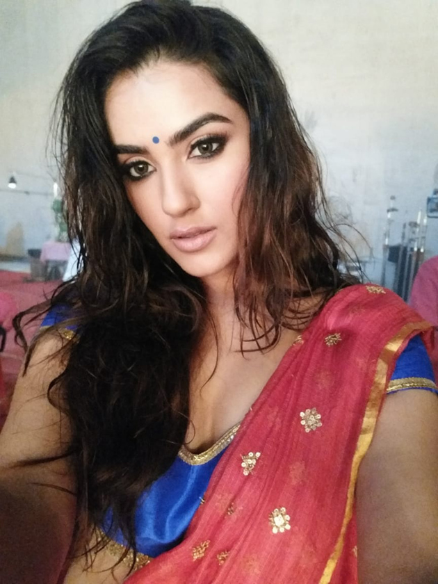 Actress Kavya Thapar Photos