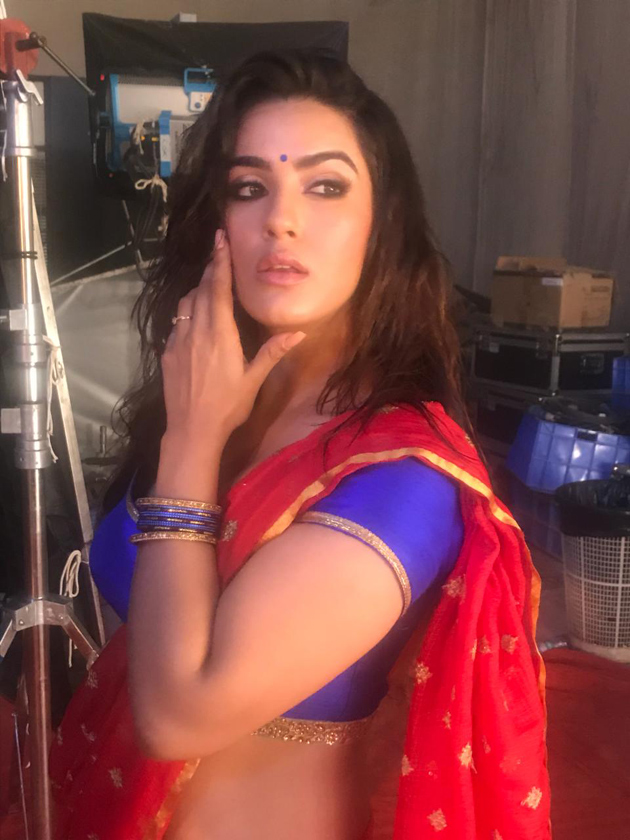 Actress Kavya Thapar Photos