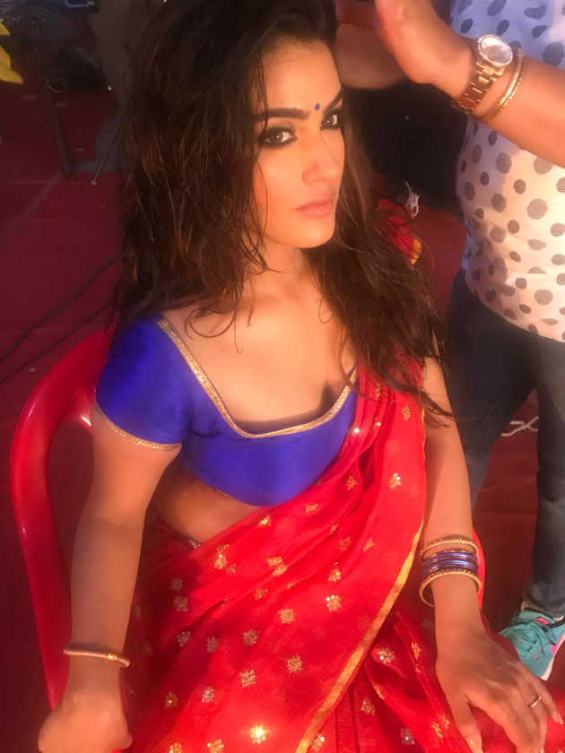 Actress Kavya Thapar Photos