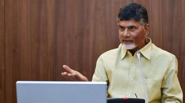 కేసీఆర్ రిటర్న్ గిఫ్ట్ ఇయ్యాల్సిందేనంటున్న బాబు