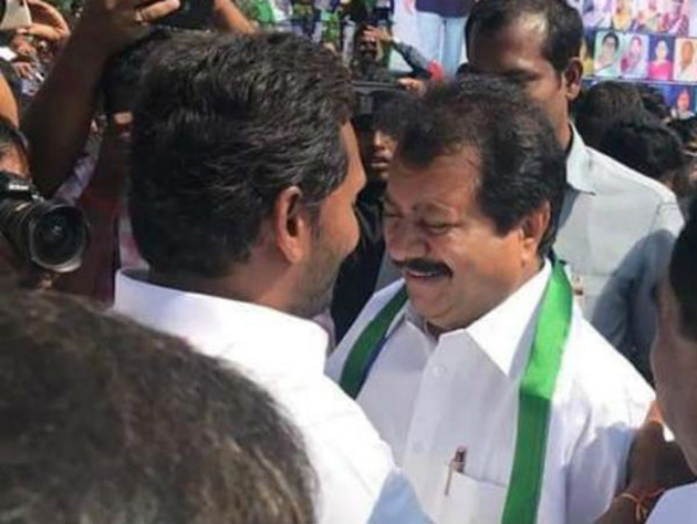 తిరిగి సొంతగూటికి చేసిన వైసీపీ నేత