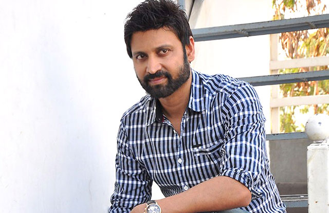 ఫ్లాప్ హీరో.. నెల రోజుల్లో మూడు సినిమాలు