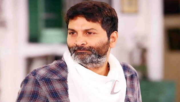 ఆ మధ్యలో త్రివిక్రమ్ ఏం చేస్తాడు?