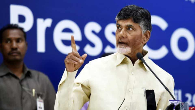 బెదిరించి వార్తలు వేయించుకుంటున్న చంద్రబాబు!?