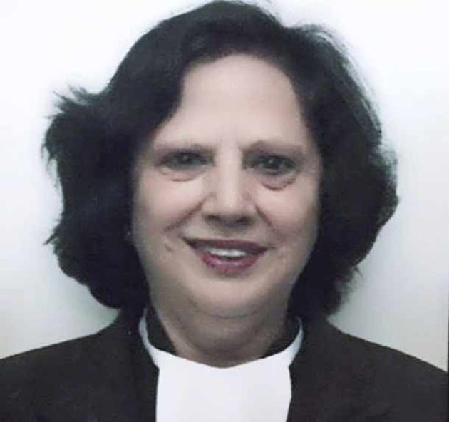 రిజ‌ర్వేష‌న్లు అంటే చాలు..ఈమె కేసు వేస్తుంది