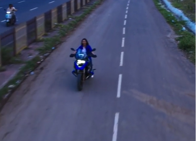 వీడియో: షాకిస్తున్న లేడీ ఘోస్ట్ రైడర్ వీడియో: షాకిస్తున్న లేడీ ఘోస్ట్ రైడర్