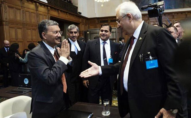 India Stuns Pak: No Handshake, Only Namaste!