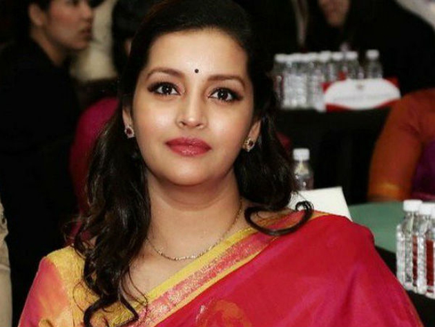 F**k.. రైతుల గురించి మీరా మాట్లాడేది?