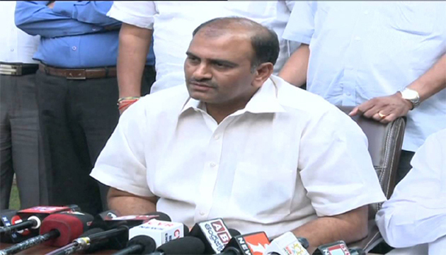 టీడీపీకి రాజుగారి గుడ్‌ బై ...వైసీపీ గూటికే