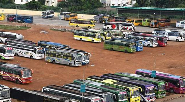 ఓటు ను క్యాష్ చేసుకుంటున్న ప్రైవేట్ ట్రావెల్స్!