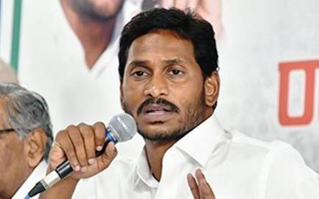 ఆ మీడియాకు జ‌గ‌న్ మార్క్ వార్నింగ్!