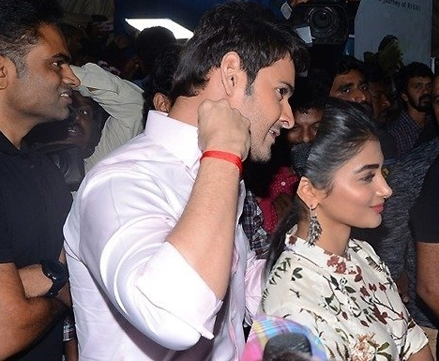 Mahesh Babu Raises Collar Yet Again