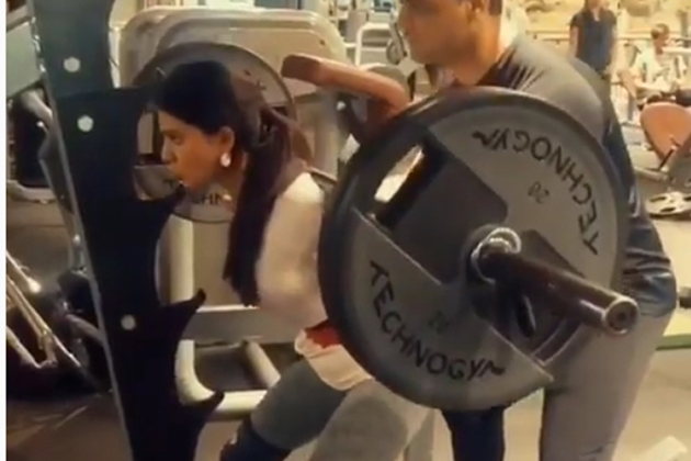 Viral: Samantha Performs Squats With 100 Kgs!