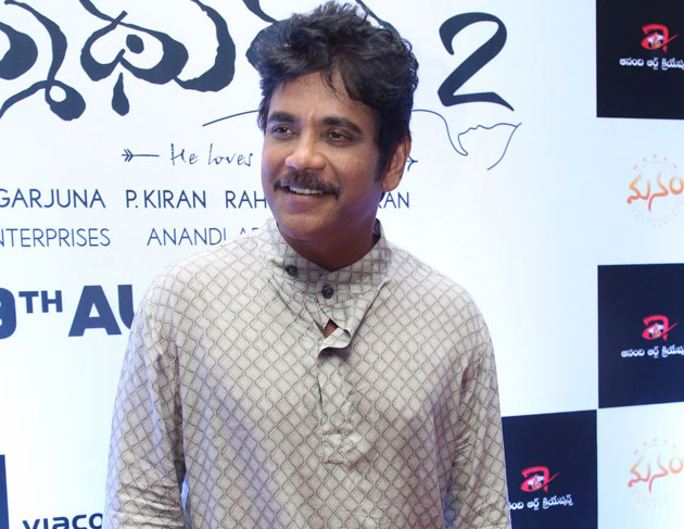 బిగ్‌ బాస్‌ కాంట్రవర్సీపై నాగ్‌ తెలివైన రియాక్షన్‌